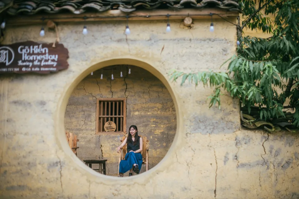 Toàn cảnh nhà và sân